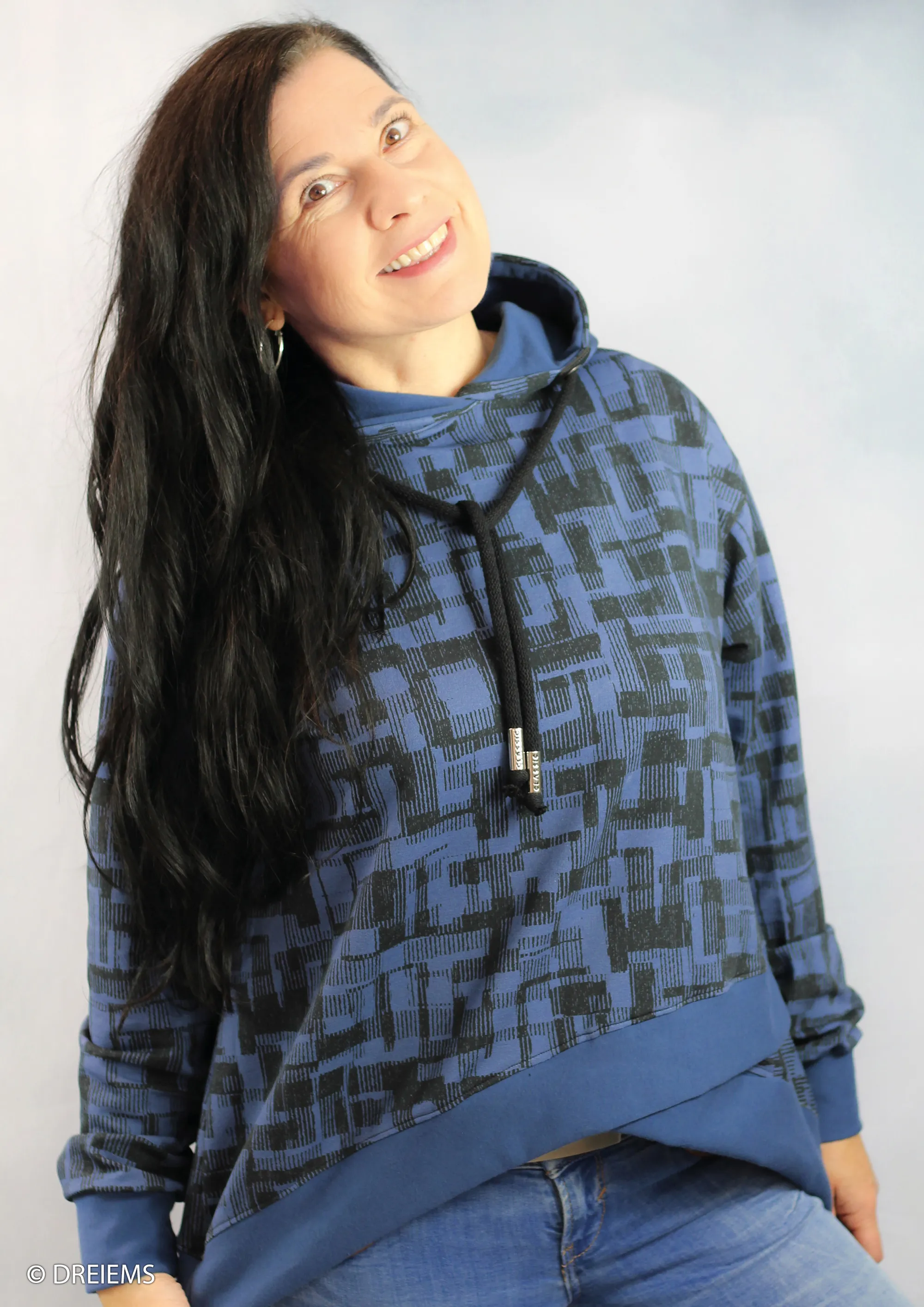 Blauwe french terry met zwart geometrisch patroon - Sandro